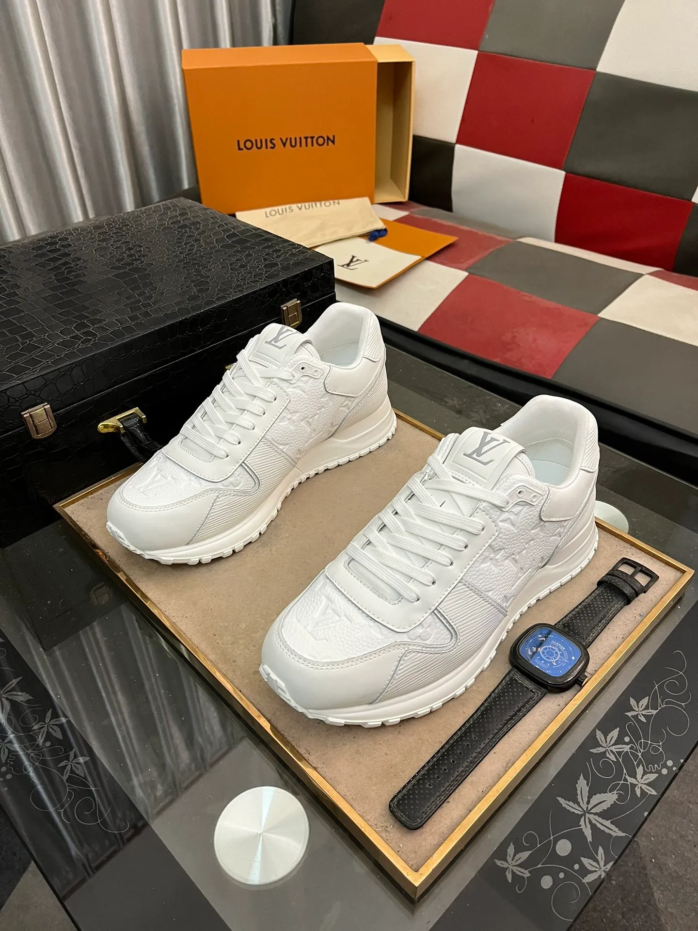 Men's shoes 💰540⌚️⌚️LV Louis Vuitton. The latest fashionable casual shoes are popular in physical stores. New spring and summer comfortable imported custom original cowhide, unique jacquard fabric element design. With sheepskin lining, Lv original base, [sun][sun] high-end packaging and high quality💪Details determine quality, code number 38-44